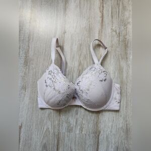 Elegant Lace Women's Bra in Cream